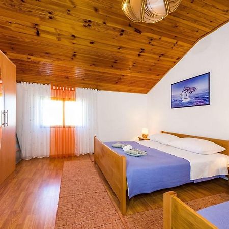 Apartment Matkos - With Garden And Terrace Нин Экстерьер фото
