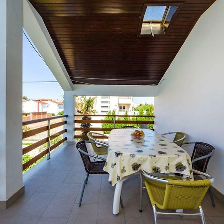 Apartment Matkos - With Garden And Terrace Нин Экстерьер фото