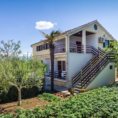 Apartment Matkos - With Garden And Terrace Нин Экстерьер фото