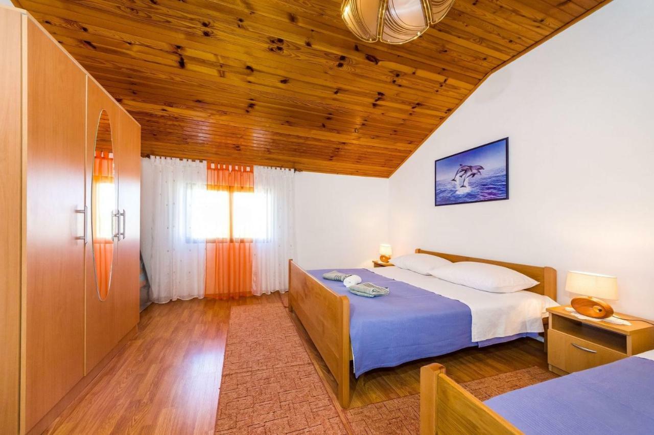 Apartment Matkos - With Garden And Terrace Нин Экстерьер фото