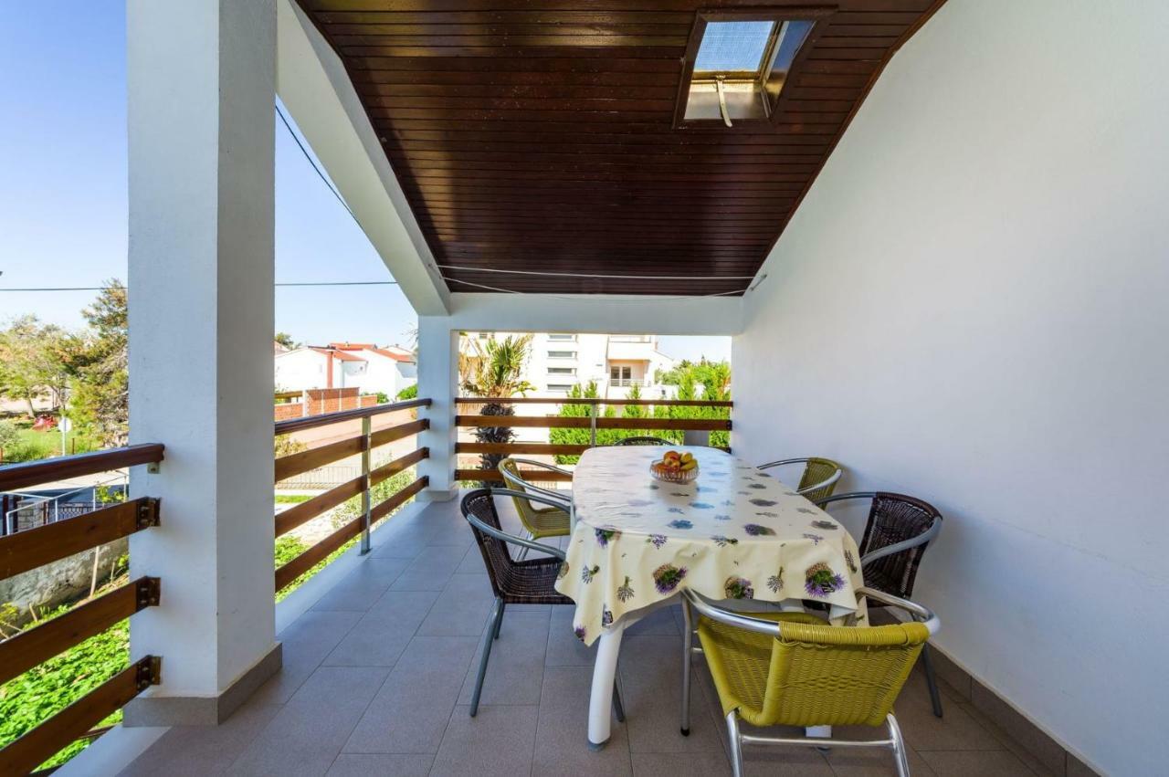 Apartment Matkos - With Garden And Terrace Нин Экстерьер фото