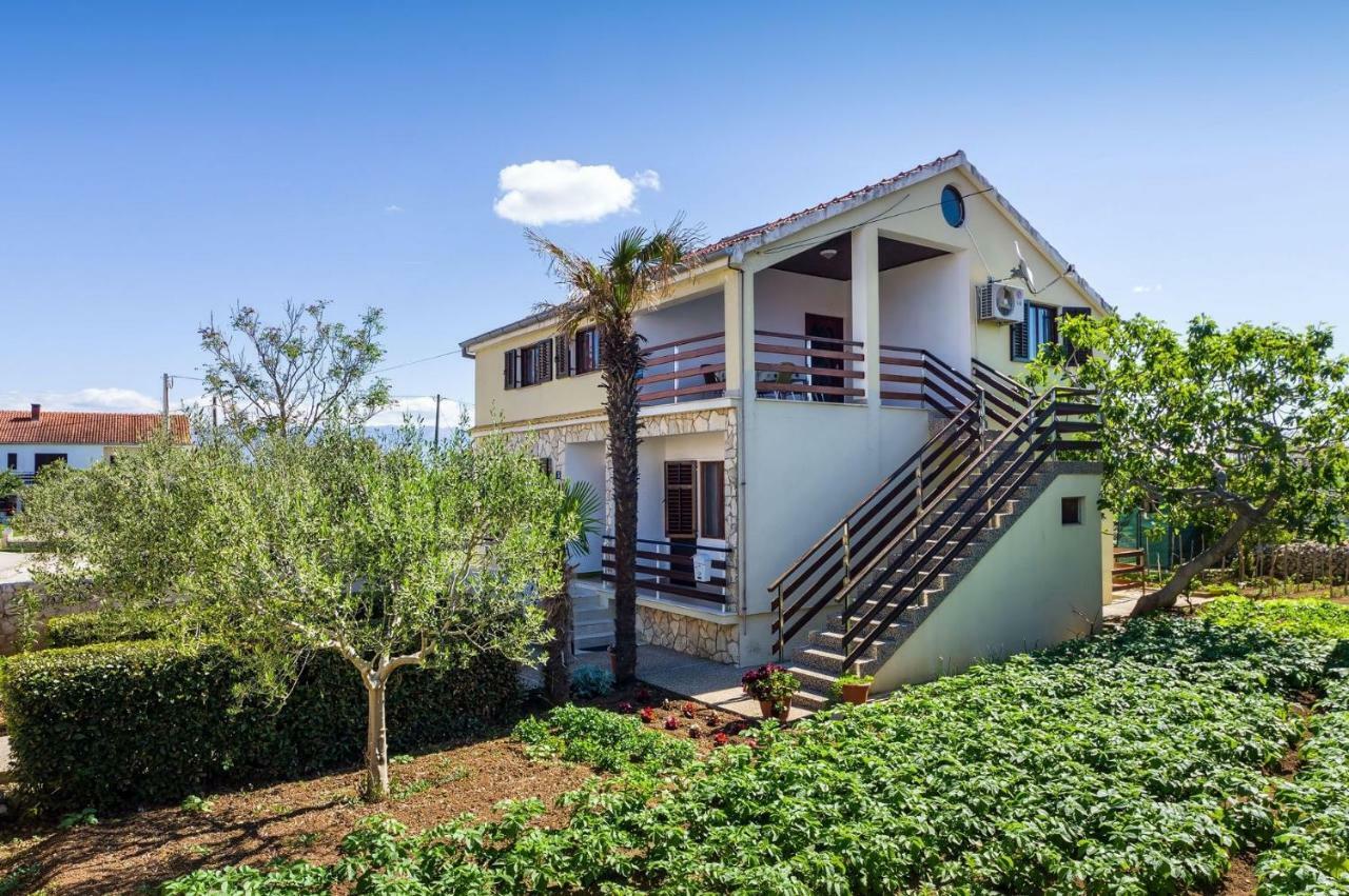Apartment Matkos - With Garden And Terrace Нин Экстерьер фото